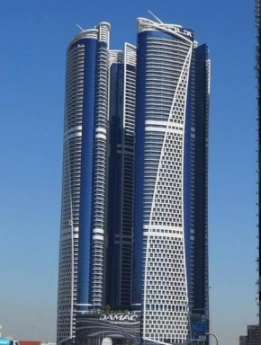 Luxurious & Modern 1BR DAMAC Paramount Business Bay